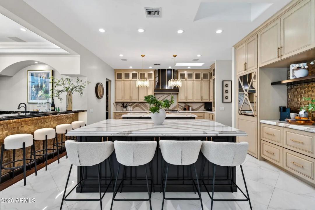 Real Estate Picture 13