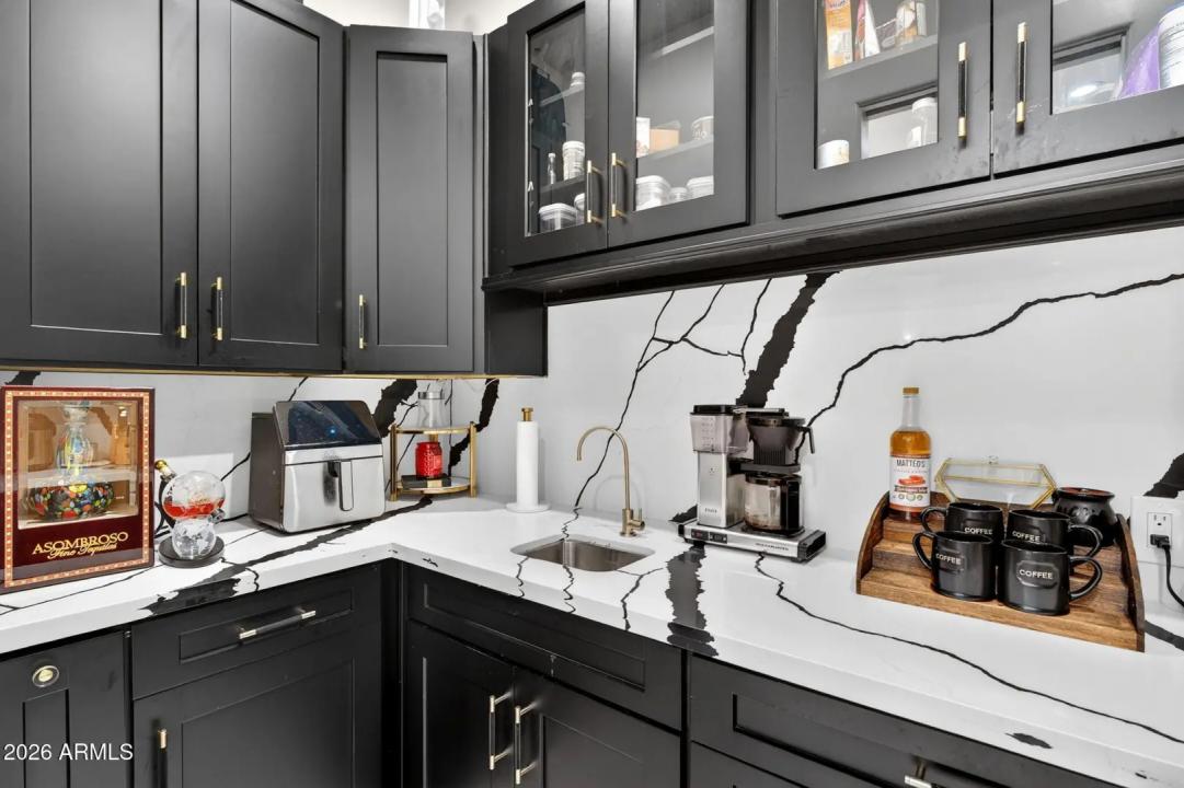 Real Estate Picture 16