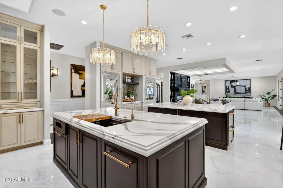 Real Estate Picture 18