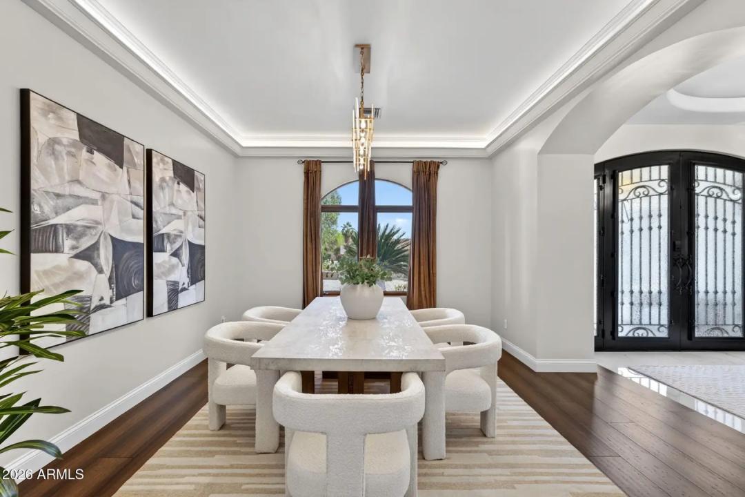 Real Estate Picture 5