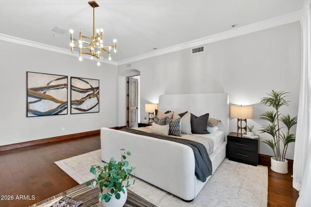 Real Estate Picture 25