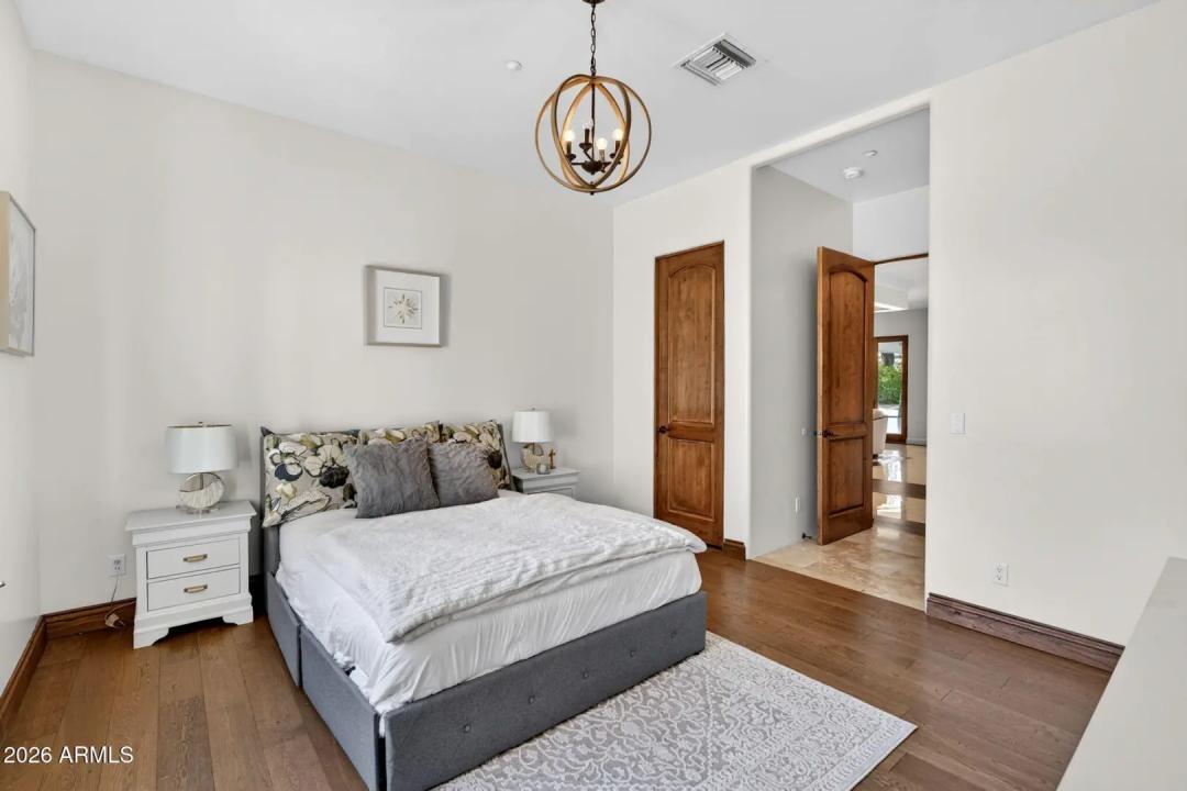 Real Estate Picture 33