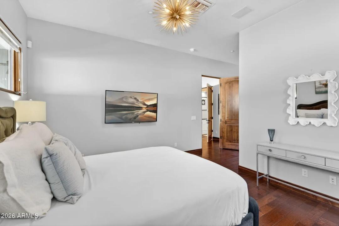 Real Estate Picture 42