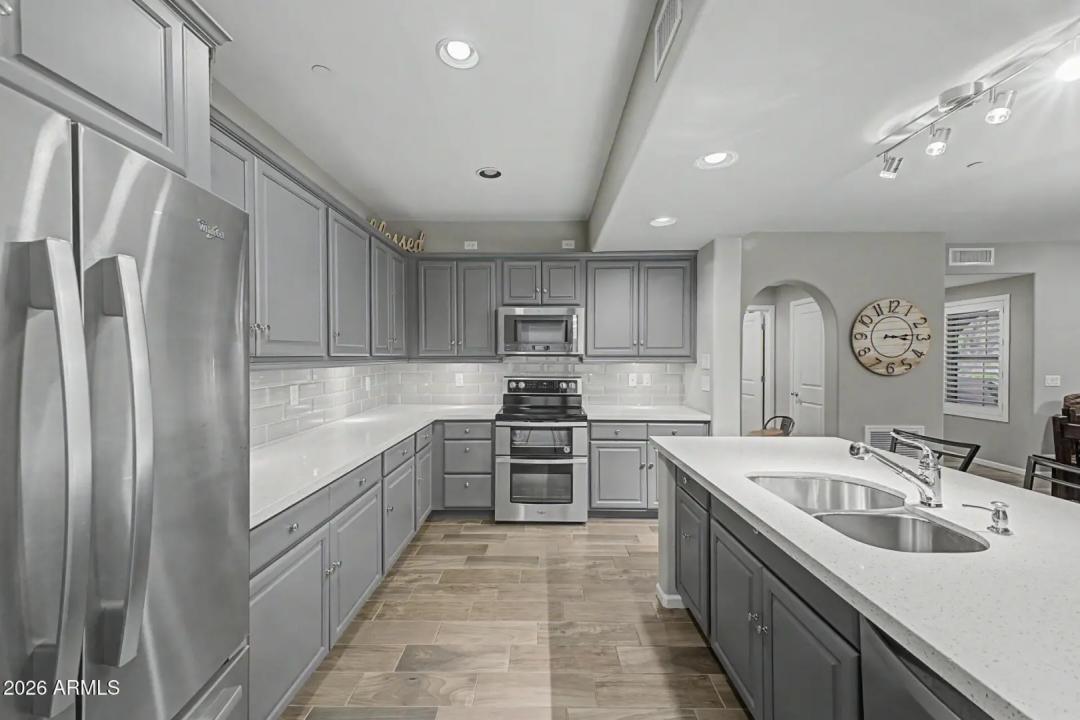 3935 E ROUGH RIDER Road 1339 Phoenix AZ 85050