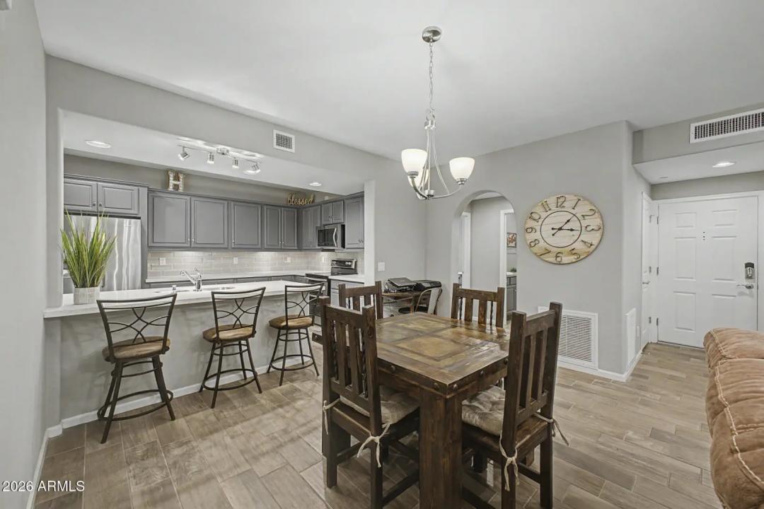 Real Estate Picture 10