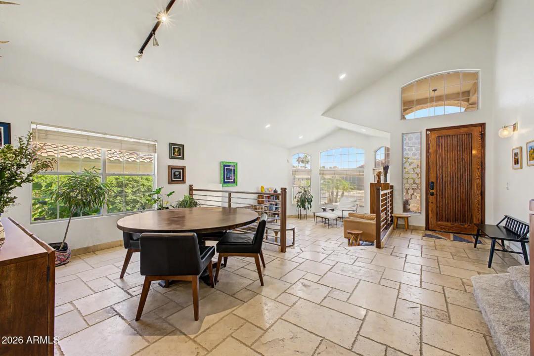 Real Estate Picture 5