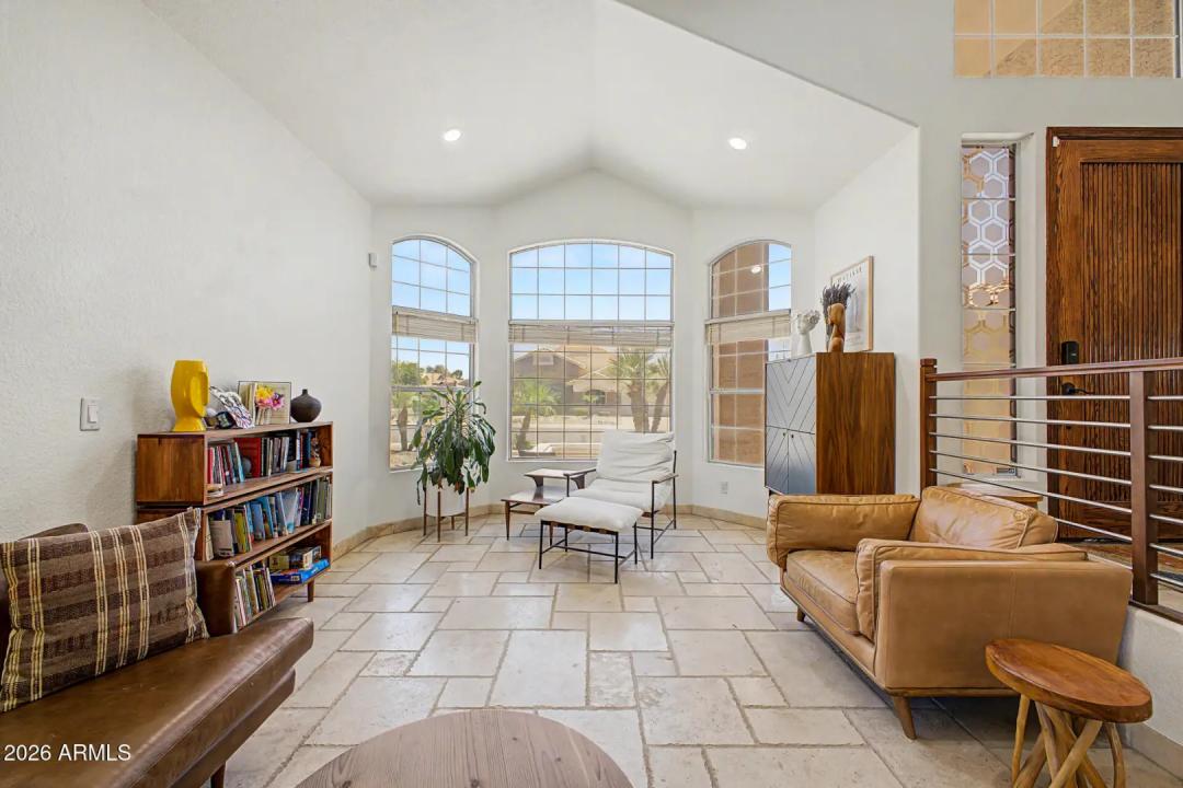 Real Estate Picture 8