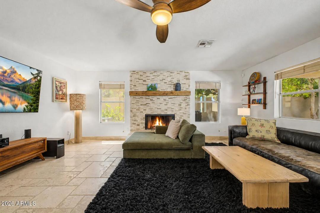 Real Estate Picture 13