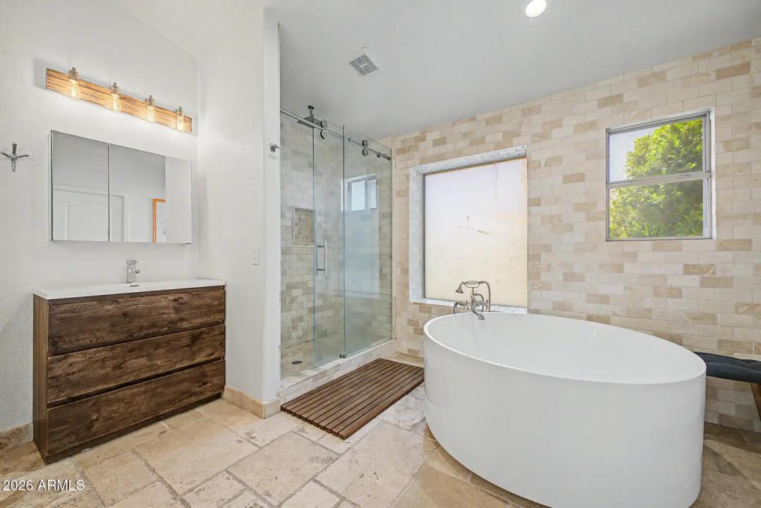 Real Estate Picture 24