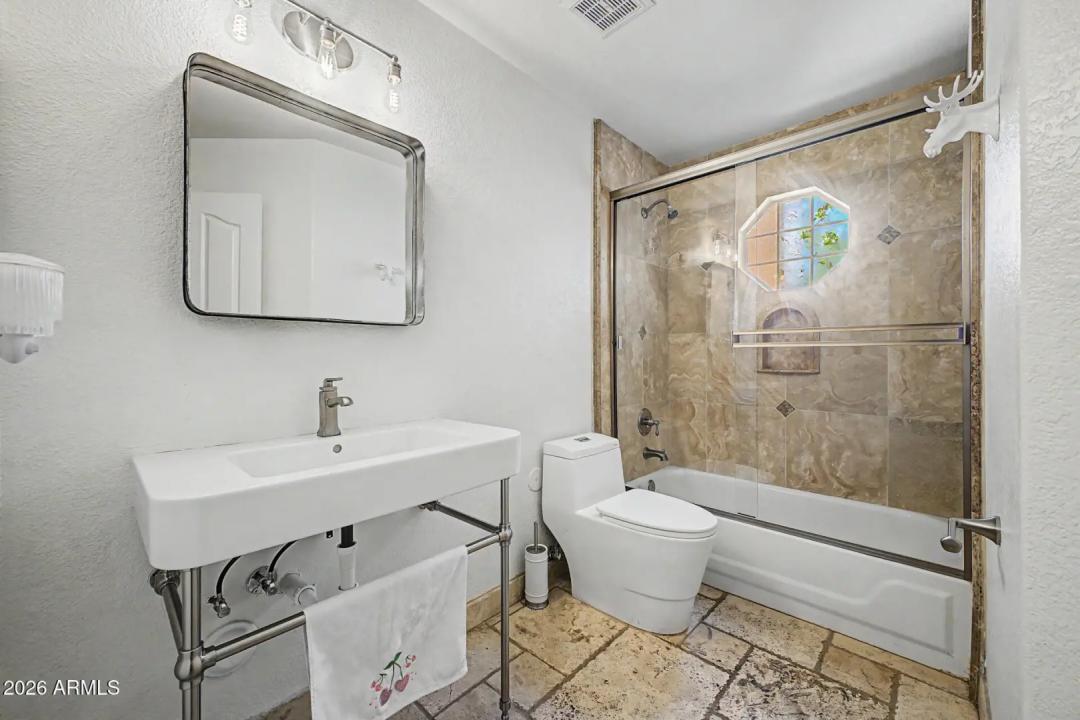 Real Estate Picture 36