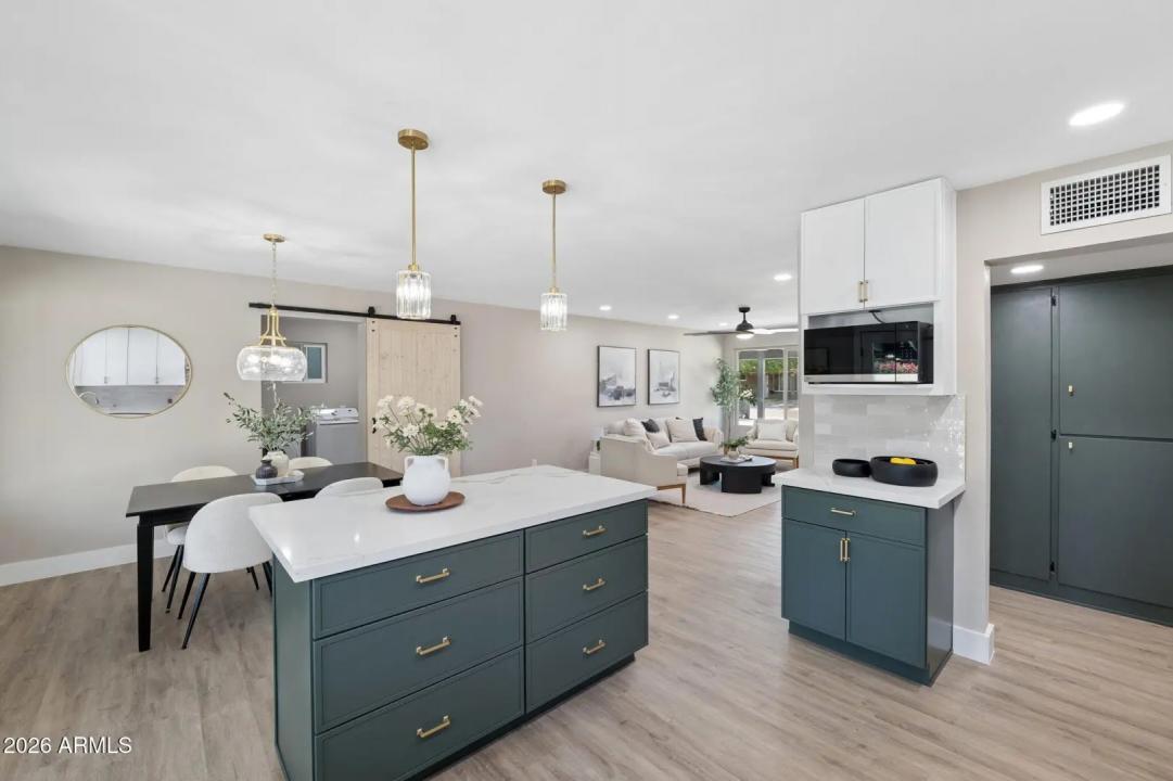 Real Estate Picture 10