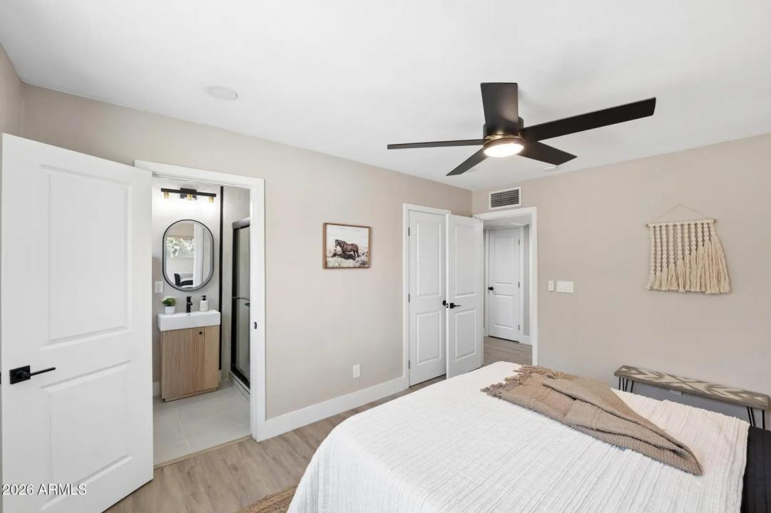 Real Estate Picture 15