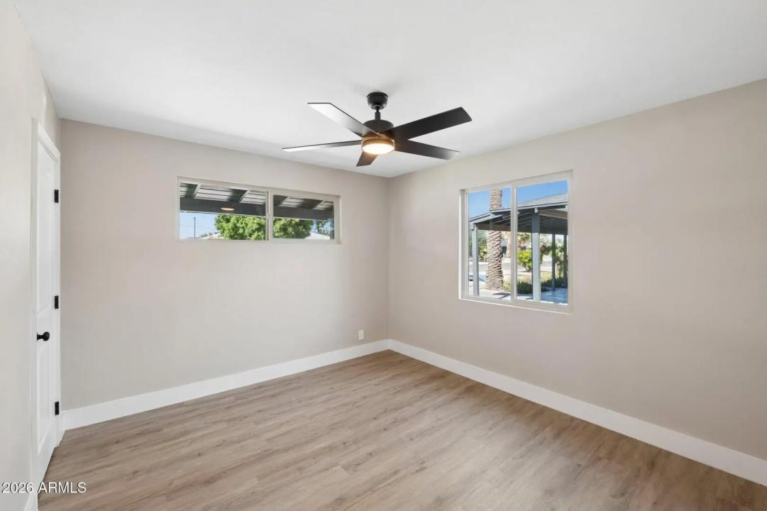 Real Estate Picture 18