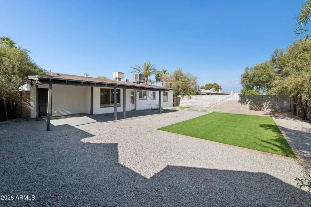 Real Estate Picture 30