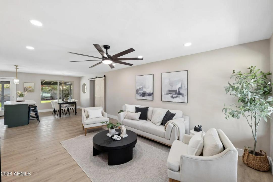 Real Estate Picture 4