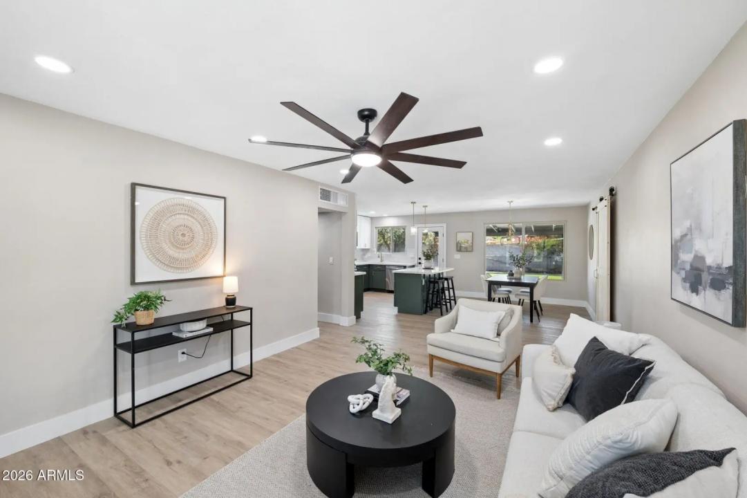 Real Estate Picture 5