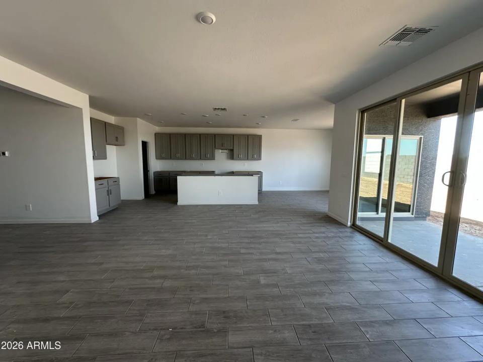 Real Estate Picture 5