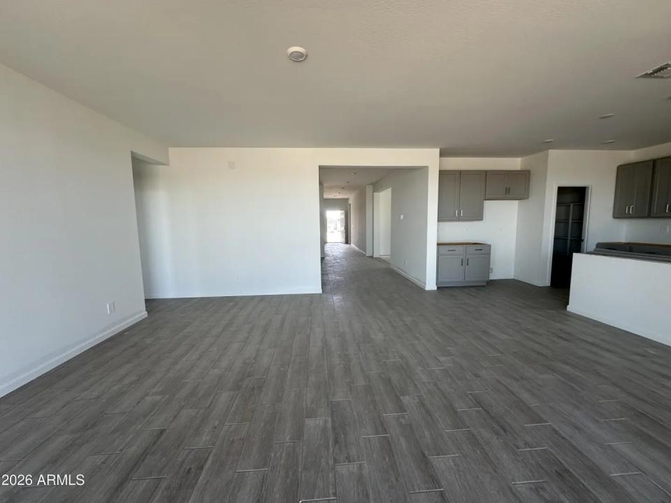 Real Estate Picture 6