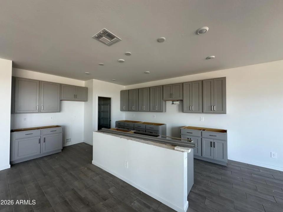 Real Estate Picture 7