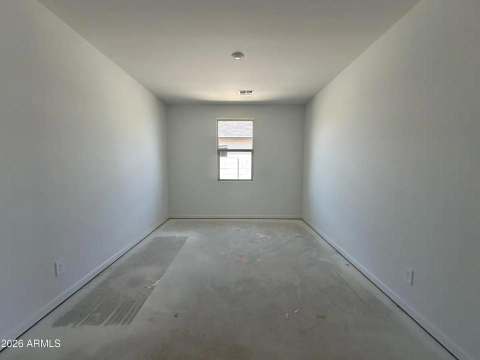 Real Estate Picture 10