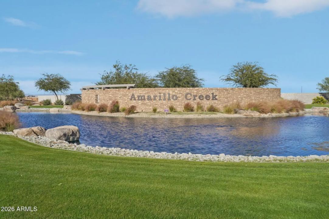 Real Estate Picture 5