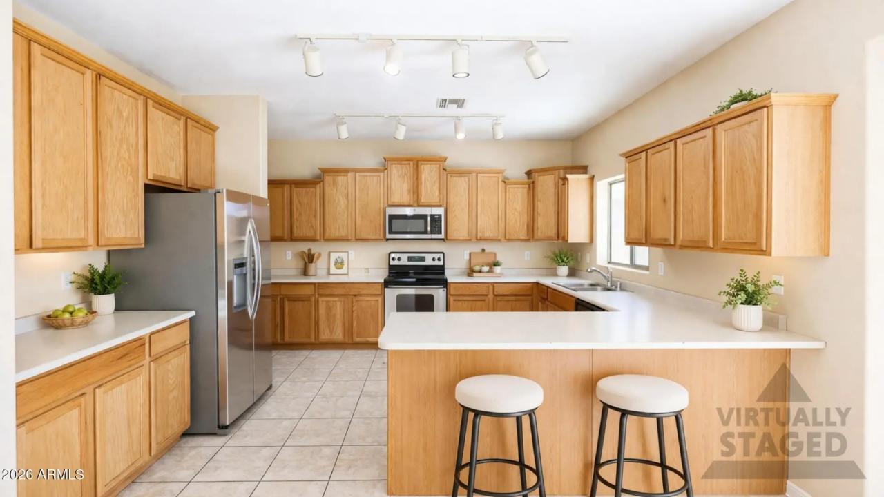 Real Estate Picture 4