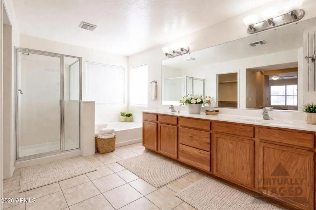 Real Estate Picture 12