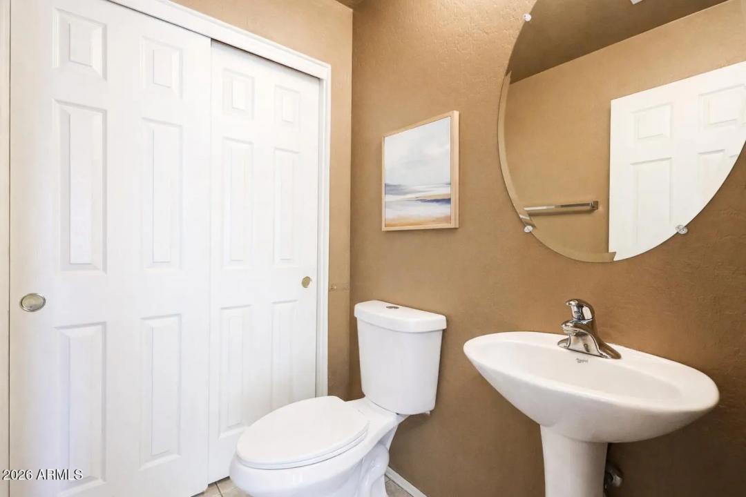 Real Estate Picture 8