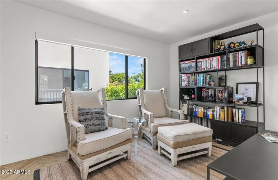 Real Estate Picture 3