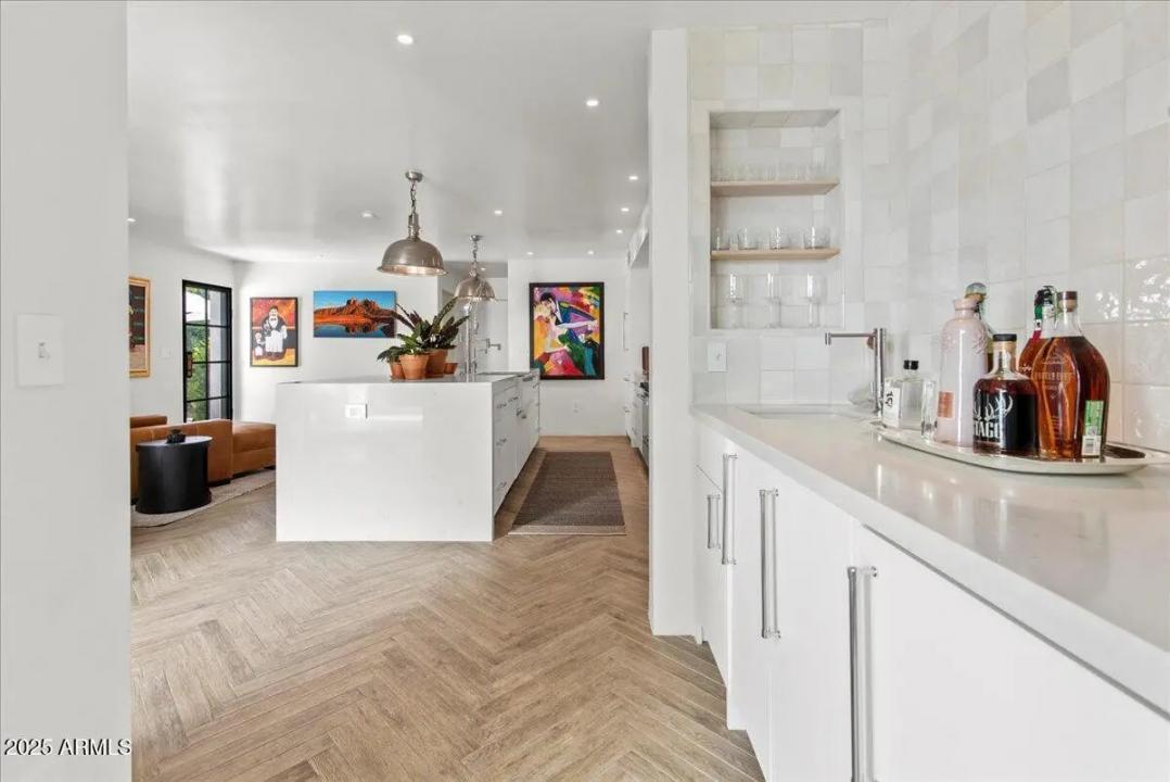 Real Estate Picture 13