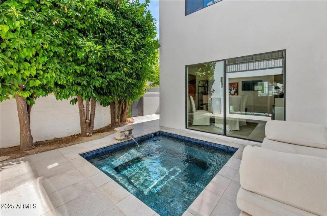 Real Estate Picture 17