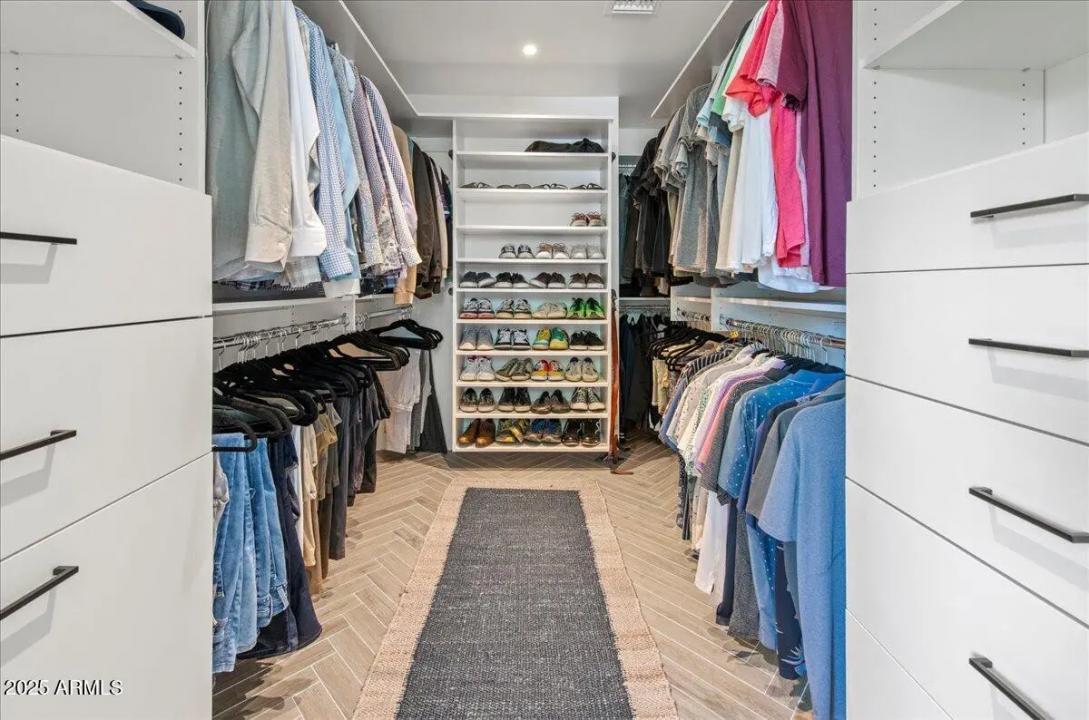 Real Estate Picture 19