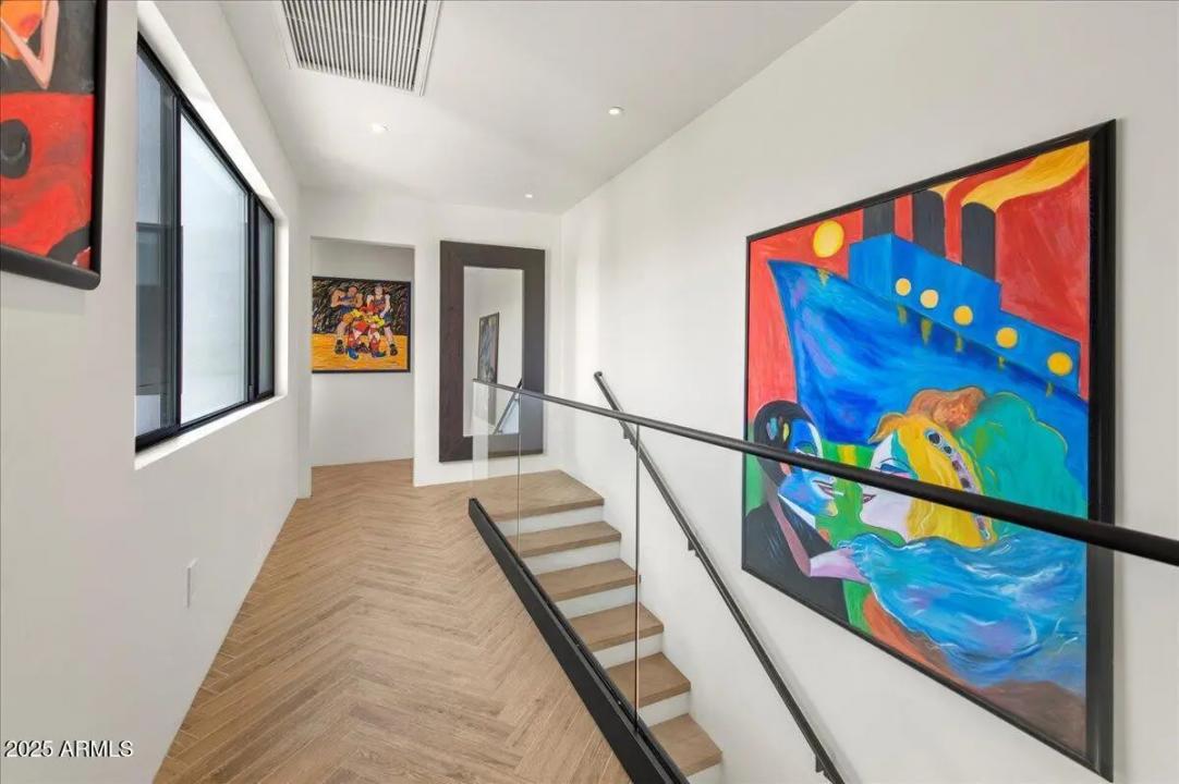 Real Estate Picture 23