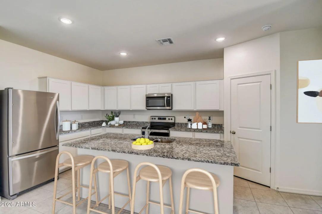 Real Estate Picture 8