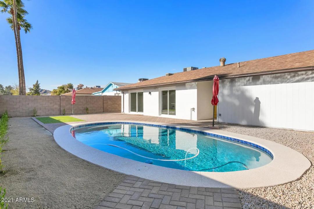 Real Estate Picture 4