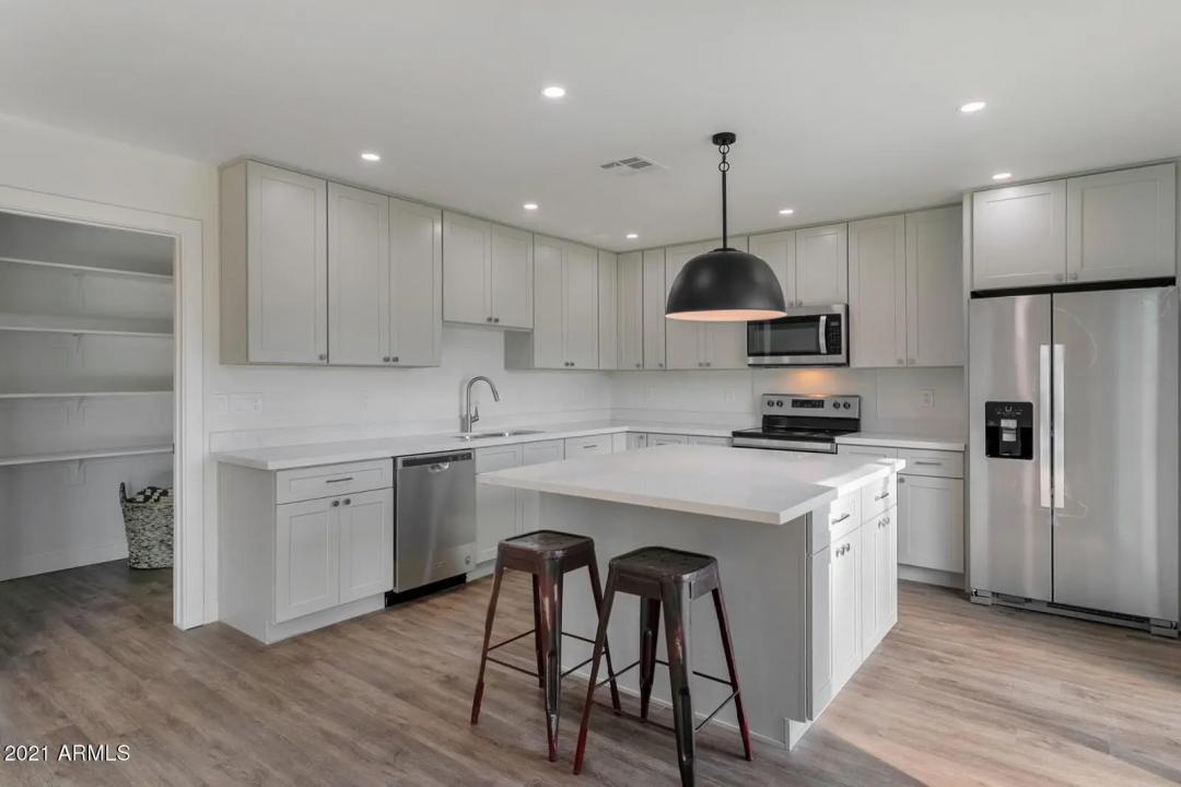 Real Estate Picture 10