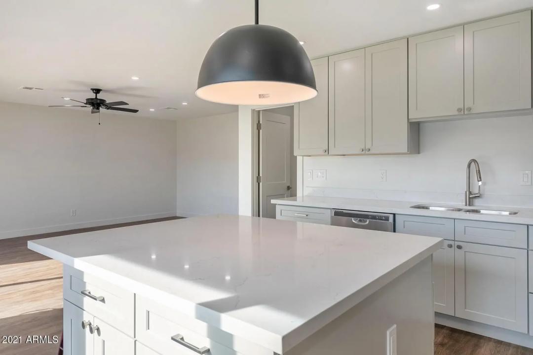 Real Estate Picture 12