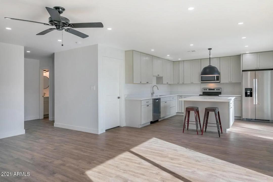 Real Estate Picture 13