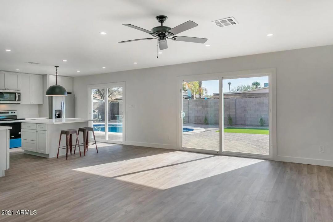 Real Estate Picture 14