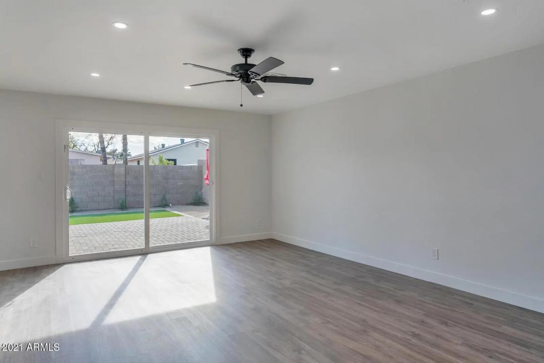 Real Estate Picture 15