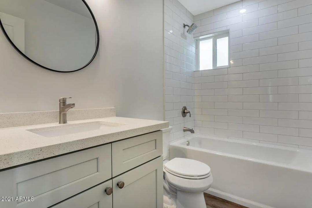 Real Estate Picture 17