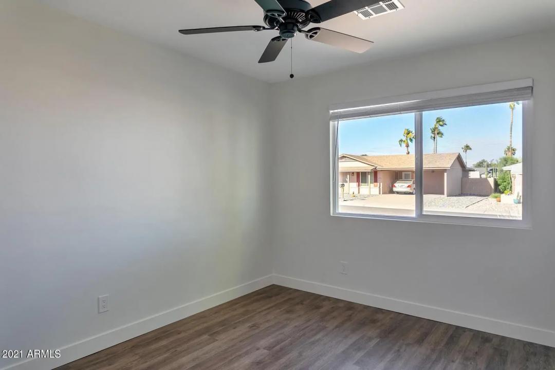 Real Estate Picture 22