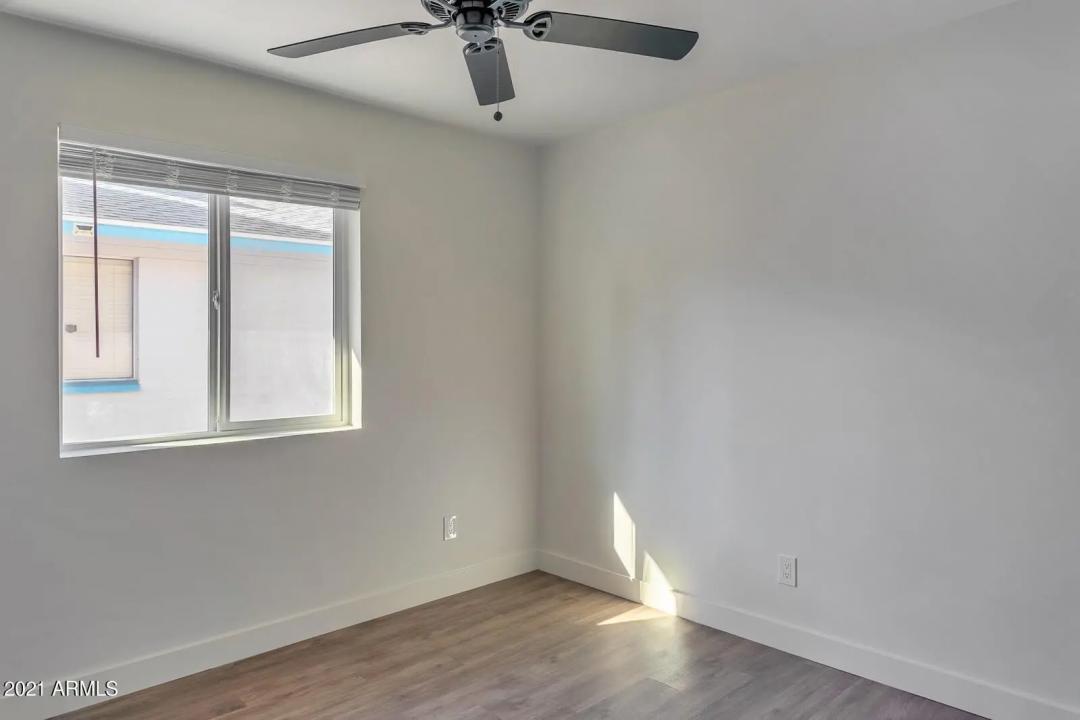 Real Estate Picture 25