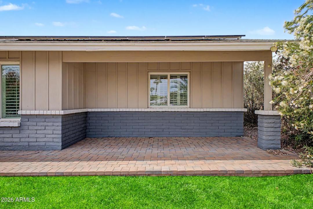 Real Estate Picture 3