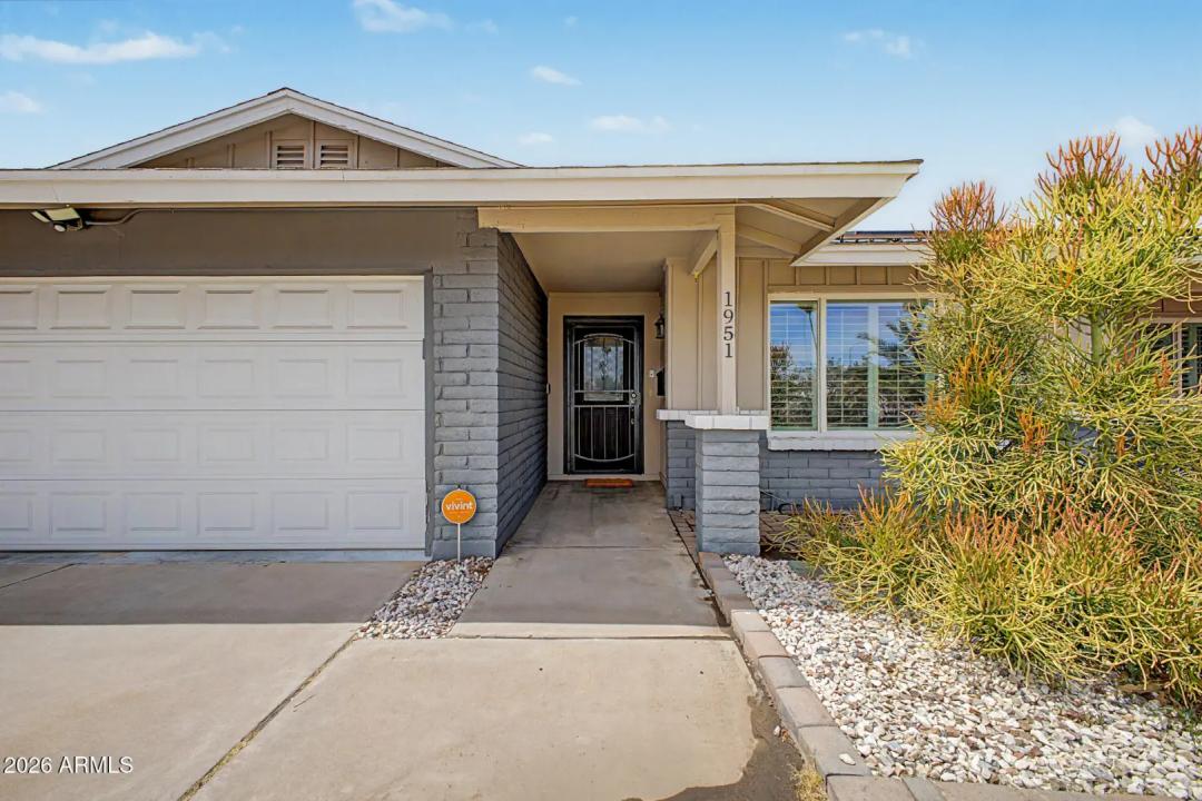 Real Estate Picture 4