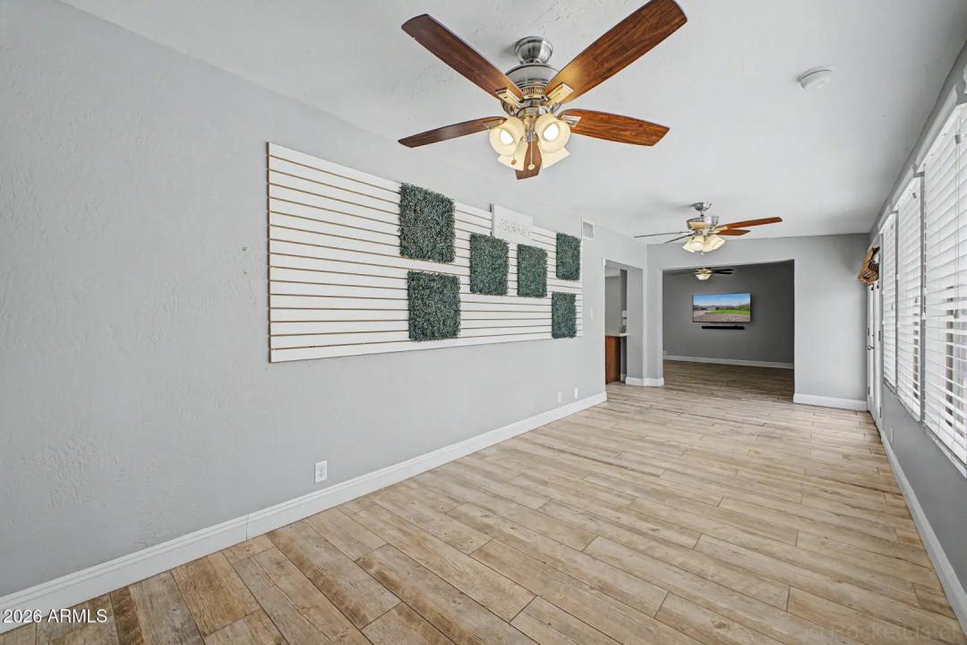 Real Estate Picture 13