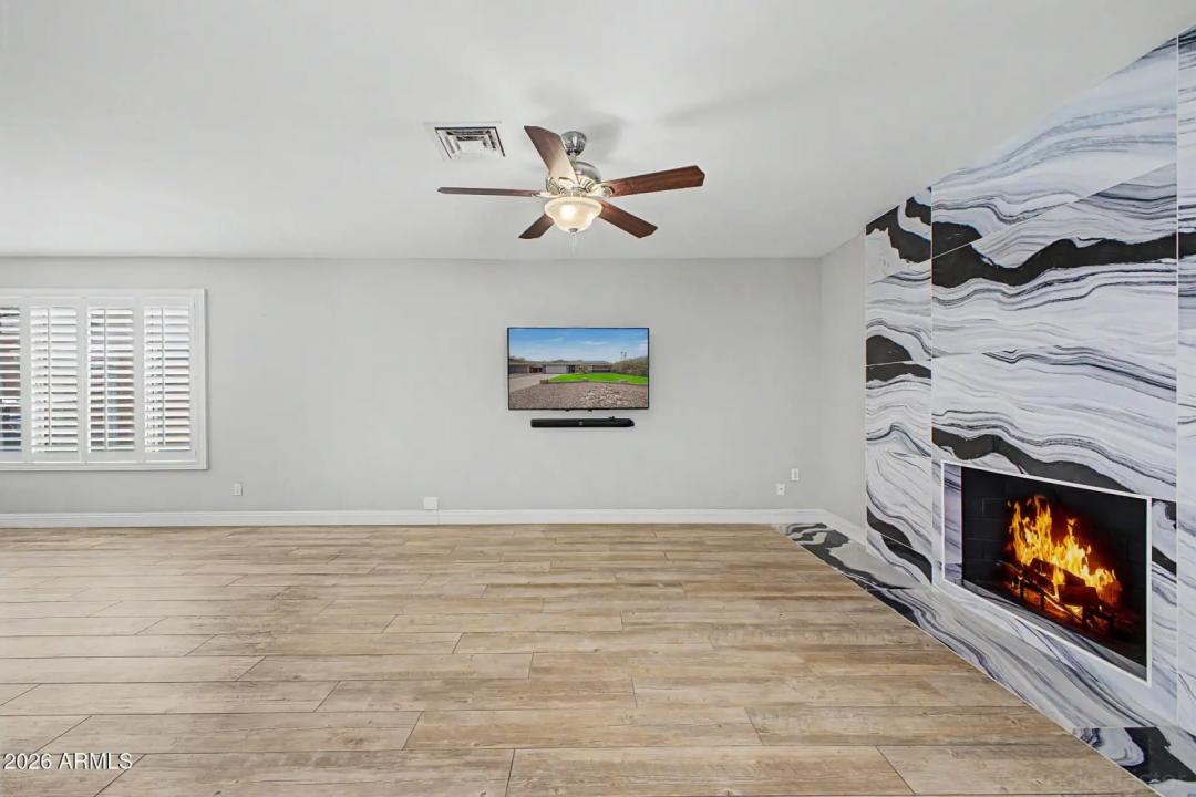 Real Estate Picture 17