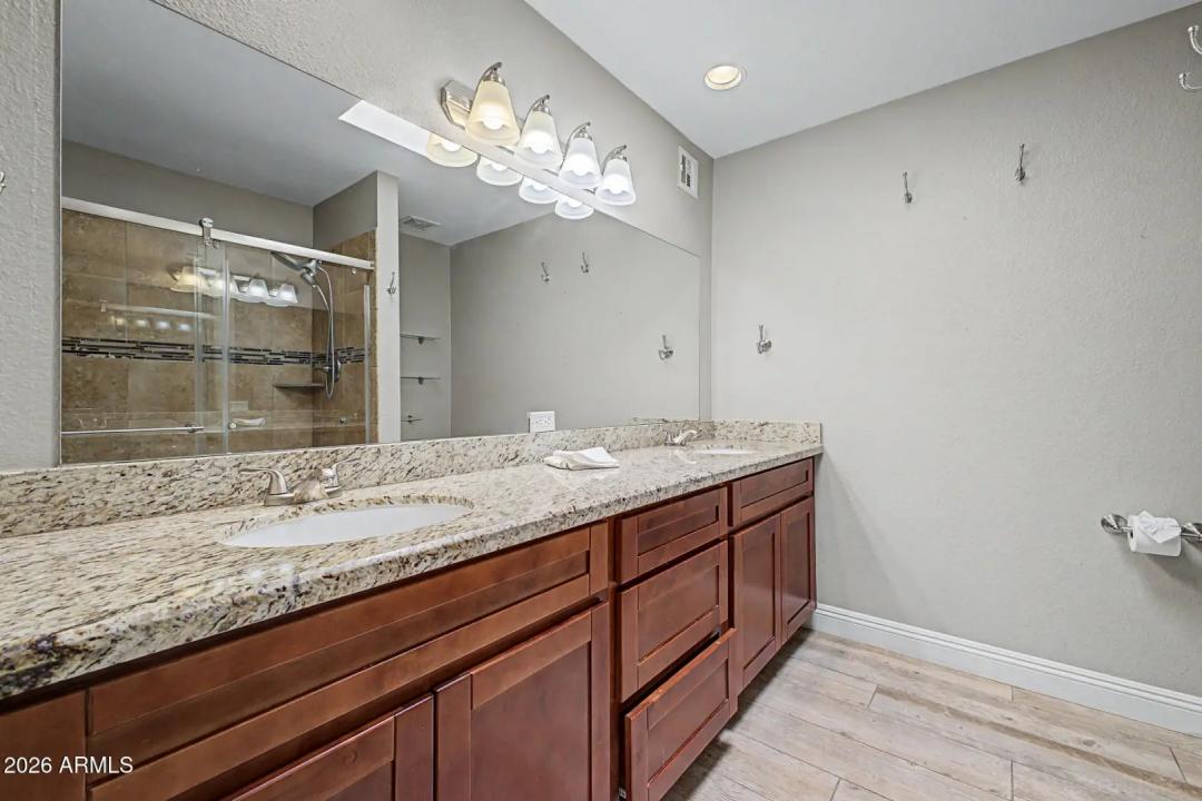 Real Estate Picture 21