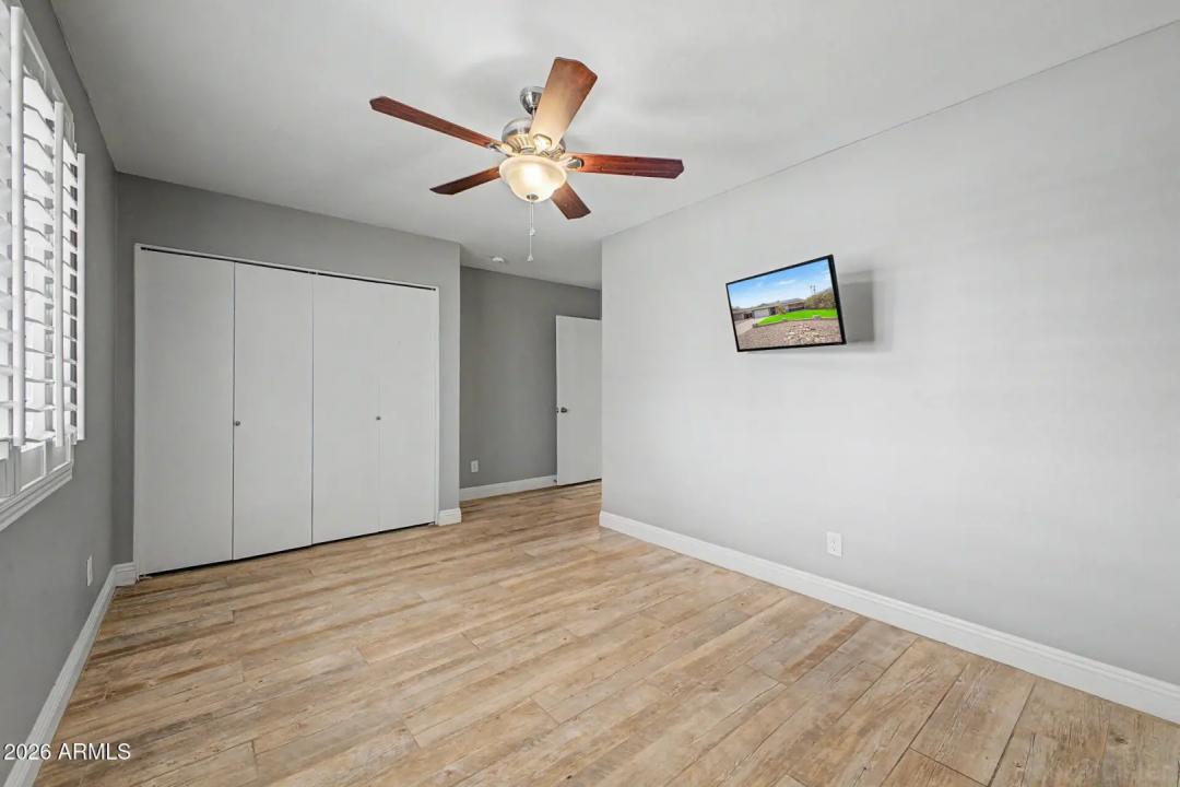 Real Estate Picture 25