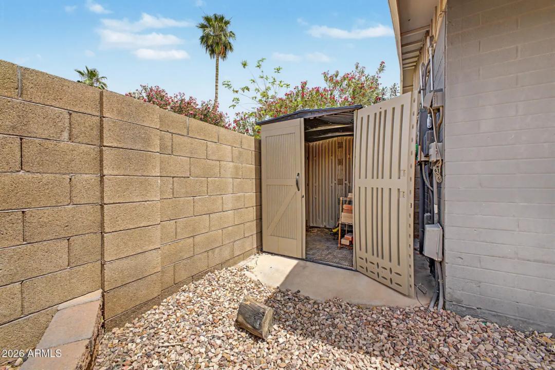 Real Estate Picture 30